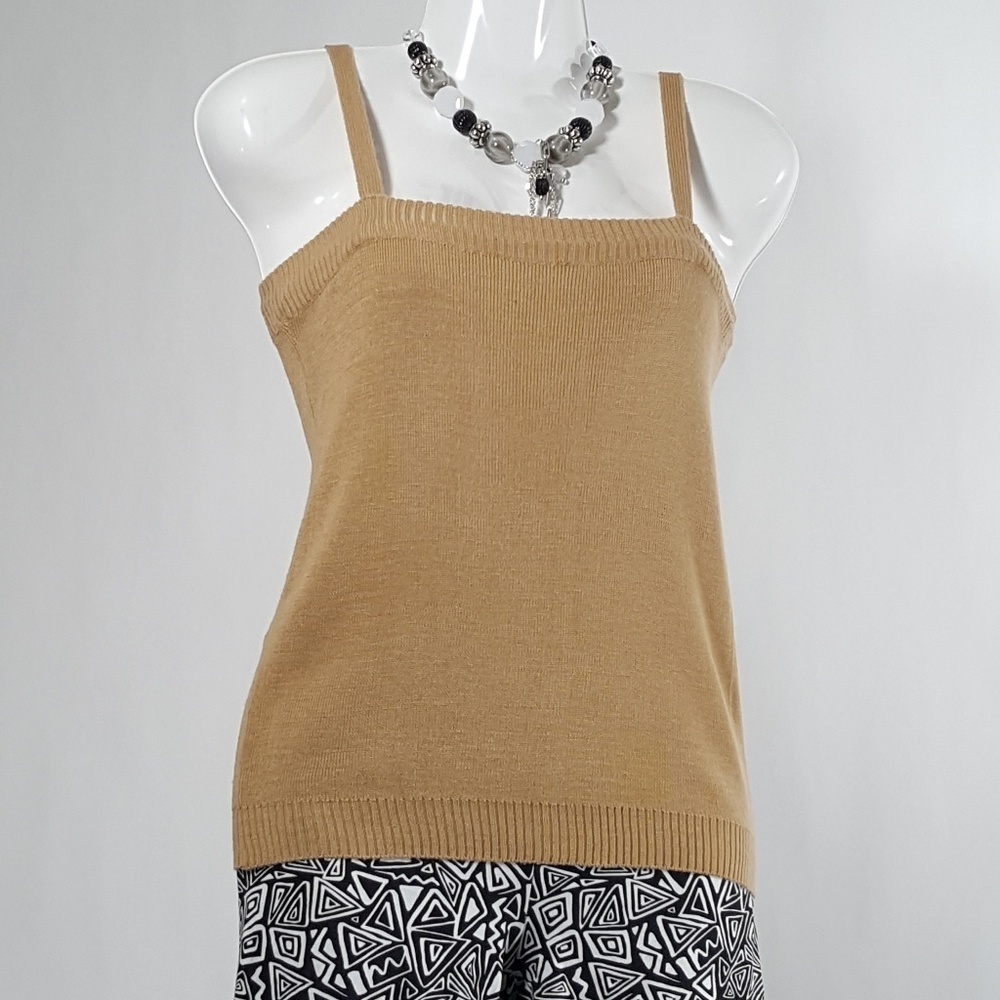 FREE WITH $20 PURCHASE/SWEATER TANK SIZE XS